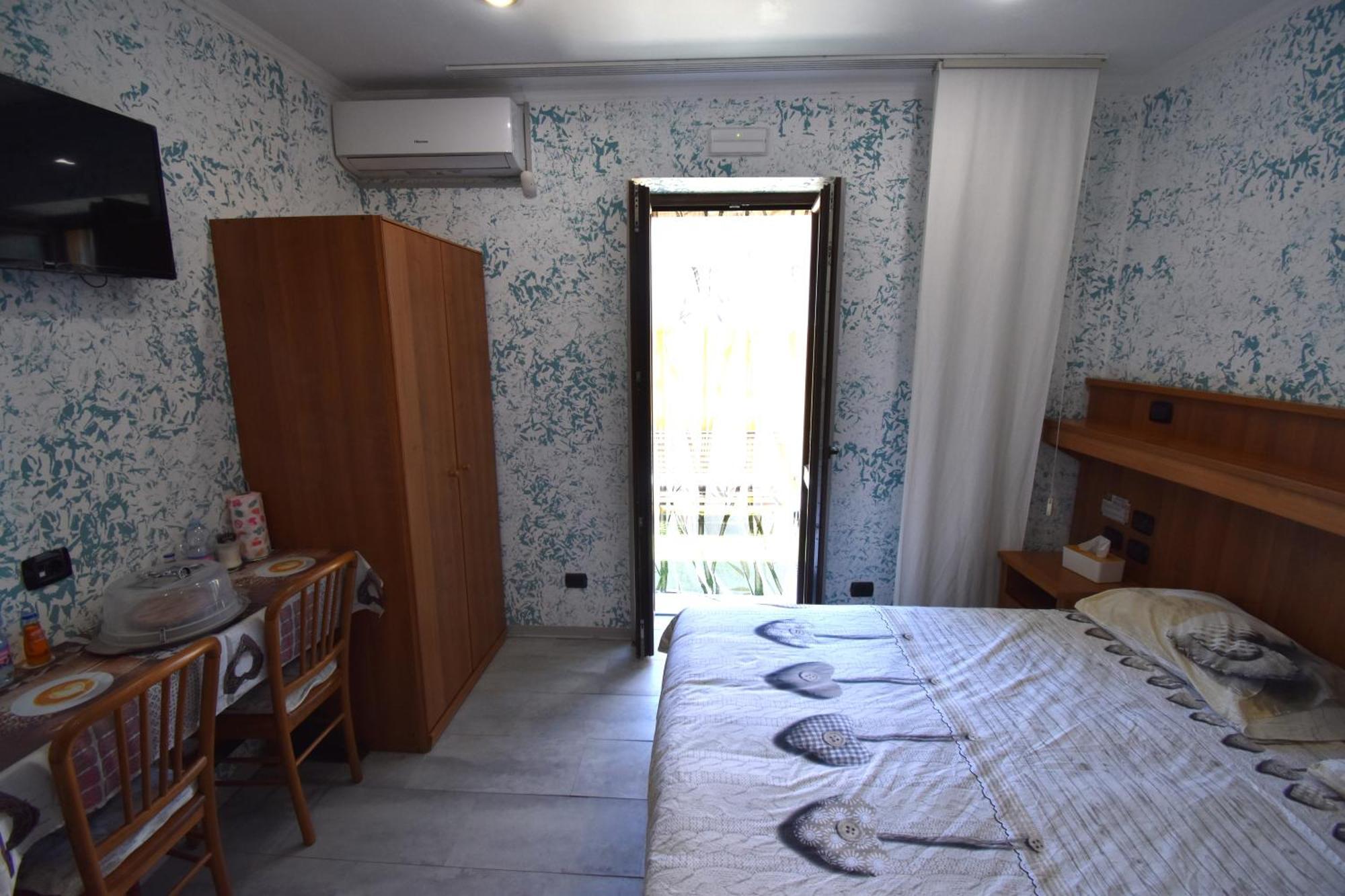 Vichyenichy Hotel Morena Room photo